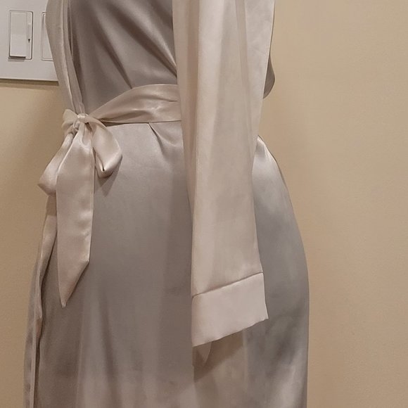 Satin Robe - Picture 9 of 10